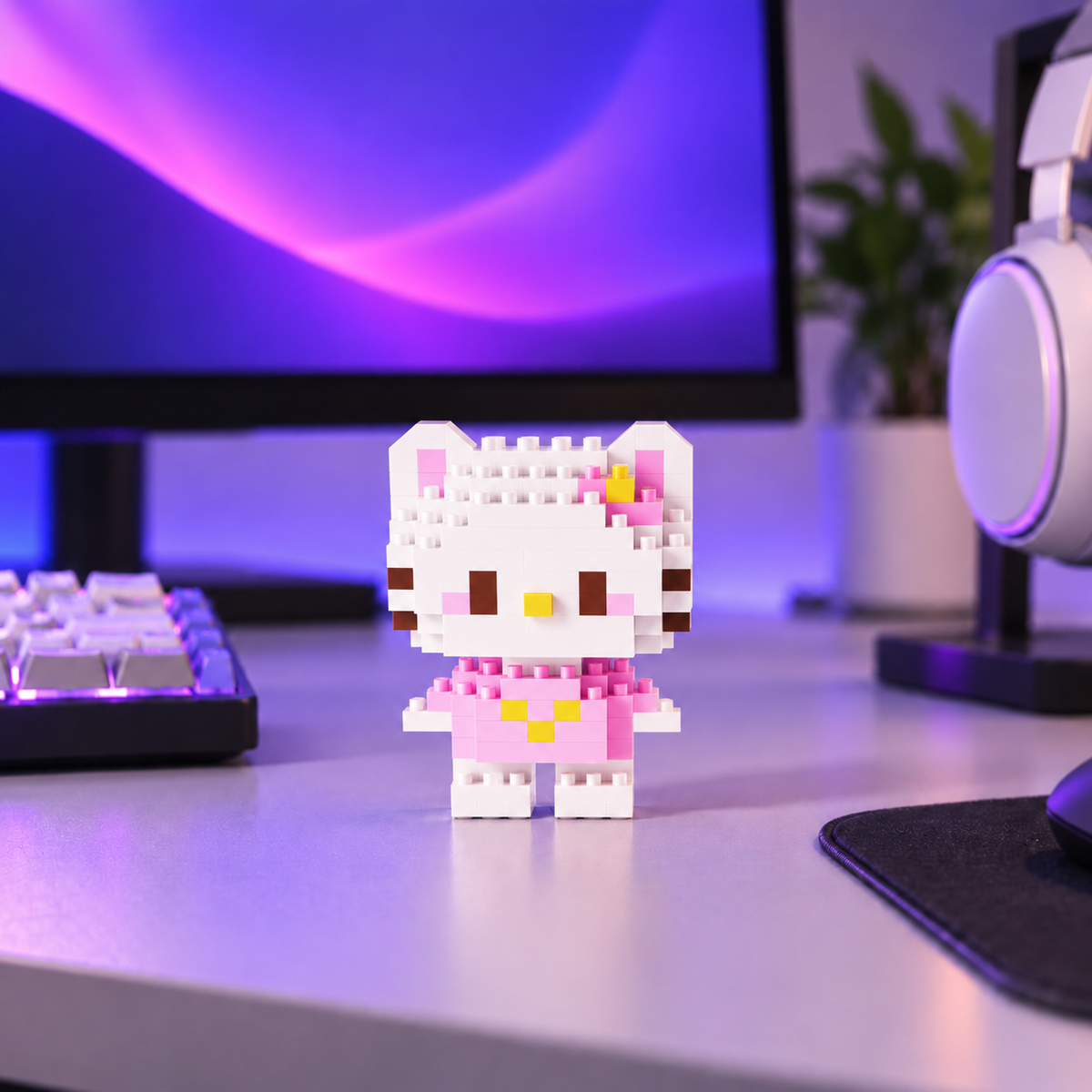 Hello Kitty Pink Outfit Mini Building Block Figure